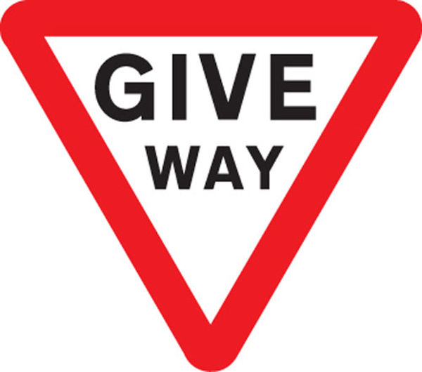 Picture of Give way Class R2 Permanent 600mm triangle (3mm aluminium composite)