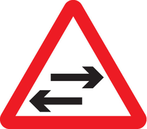 Picture of Two way traffic crossing ahead class R2 Permanent 600mm tri (3mm aluminium 